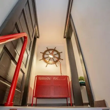 Hot Tube In The Heart Of Budapest, Kazinczy Street Apartment *