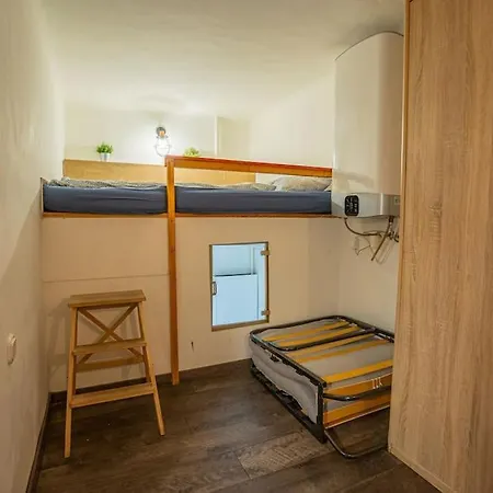 Hot Tube In The Heart Of Budapest, Kazinczy Street Apartment Budapest