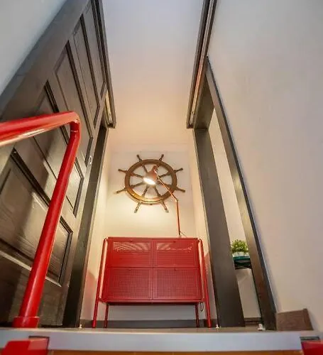 Hot Tube In The Heart Of Budapest, Kazinczy Street アパート *