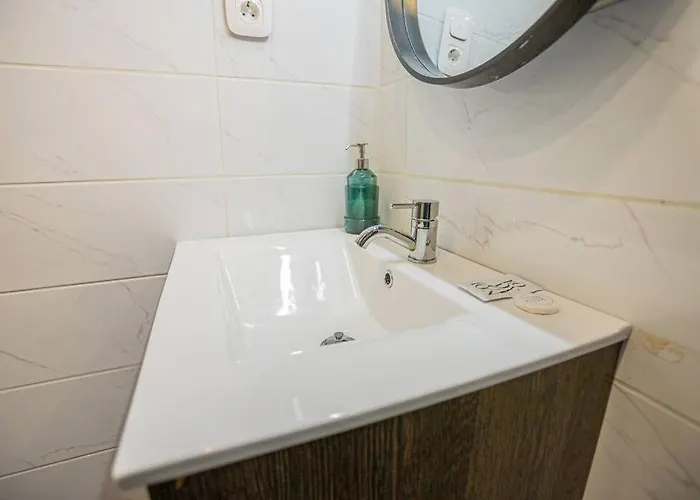 Hot Tube In The Heart Of Budapest, Kazinczy Street